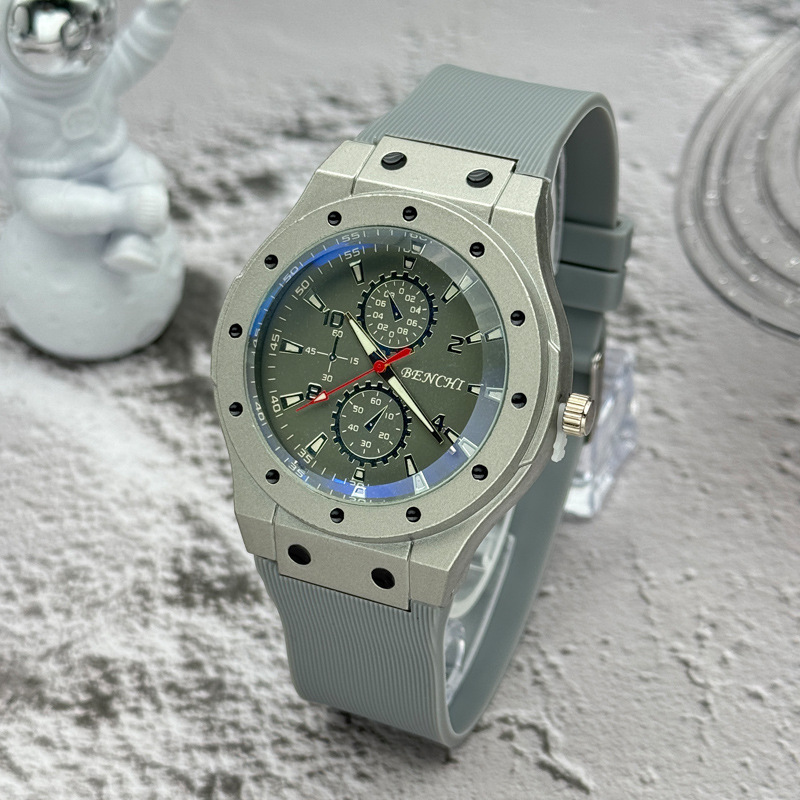 Cross-border foreign trade new fashion men's watch blue silicone strap casual sports quartz watch men wholesale