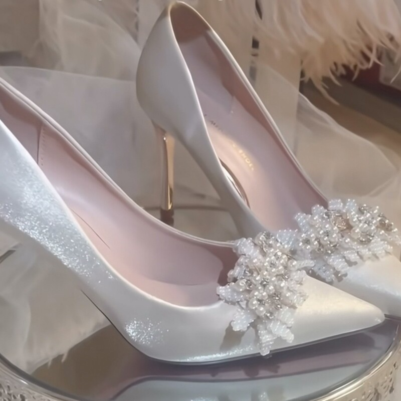 Xi Yan's New 2025 Wedding Dress Bridal Wedding Shoes French Silks and Satins Champagne Color Rhinestone Pointed Toe Stiletto High Heels Women's Batch