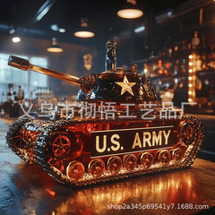 国境を越えて爆発したJeep Whiskey Bottleジープウイスキーの複数のボトルの振り子