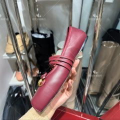 蝶結びのバレエ靴の四角い頭のメアリー珍の靴の新型のアンゴラの赤い百合の通勤のフラットシューズ