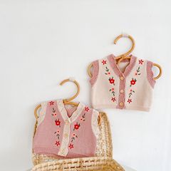 2023 Autumn baby girl versatile baby 0-2 years old cardigan cotton knitted sweater embroidered V-neck vest jacket