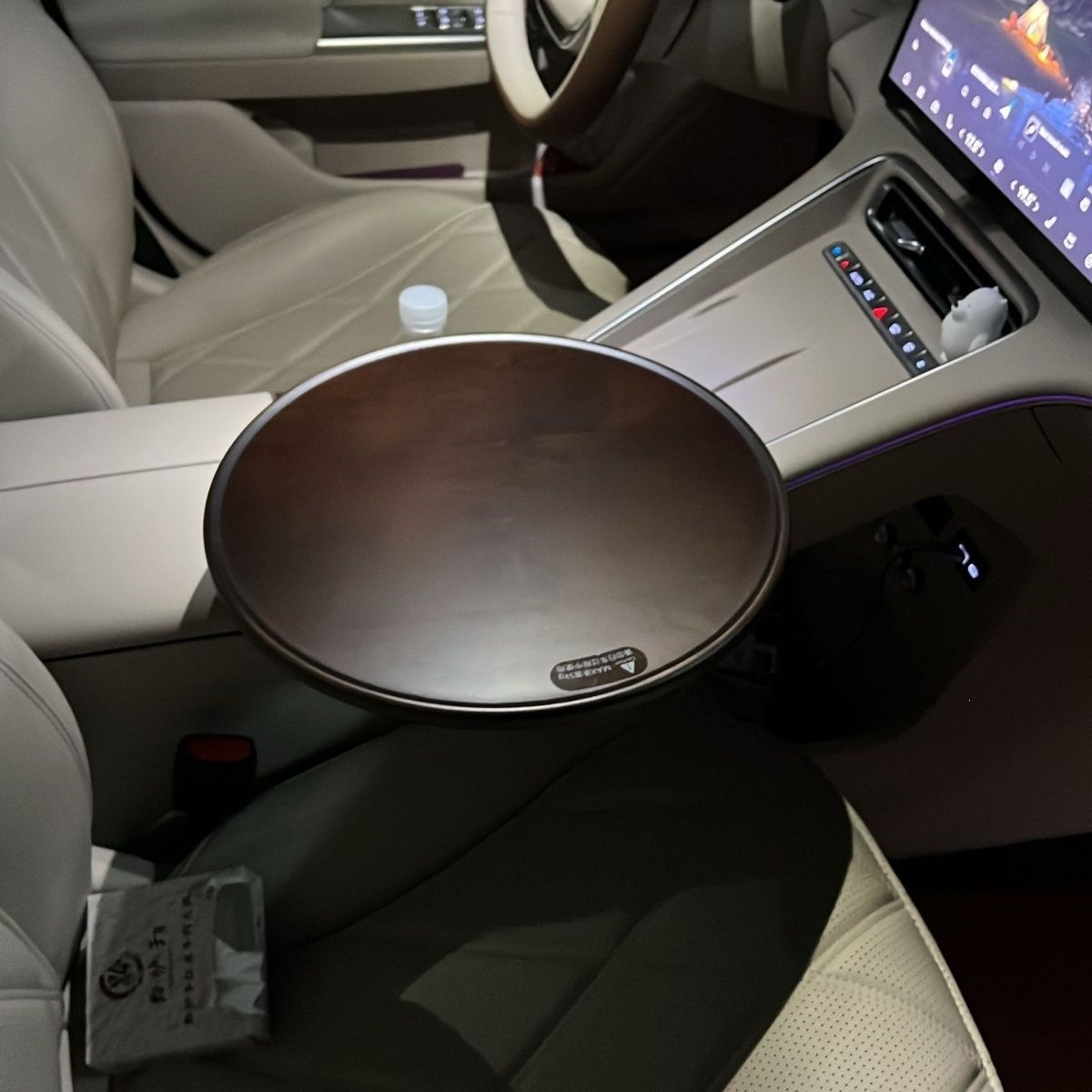 All models of Chery Shanhai Fengyun, Jietu, iCar, Xingtu, and Xingjiyuan are equipped with original factory-installed floating small tables