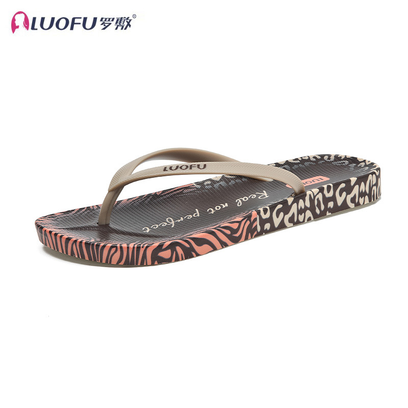 Las nuevas zapatillas antideslizantes de Luo Fu, las mujeres usan los zapatos de la madre de viaje junto al mar de Sanya, la playa es cómoda y suave, chanclas