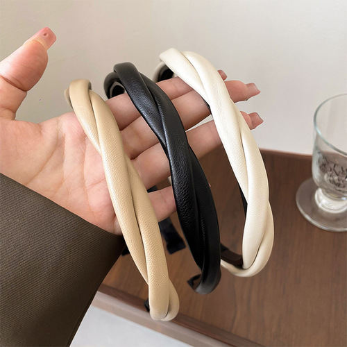 High-end leather twist headband female internet celebrity 2024 new high skull pressure hair headband hairpin retro headwear