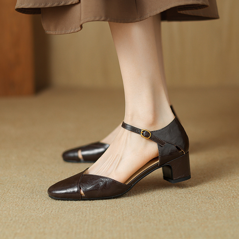 Sandal nữ quai ngang bít mũi gót cao vừa phong cách đơn giản đi làm — Màu nâu