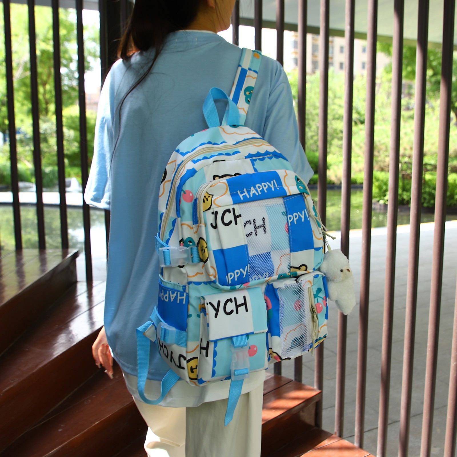 Fashionable school bag