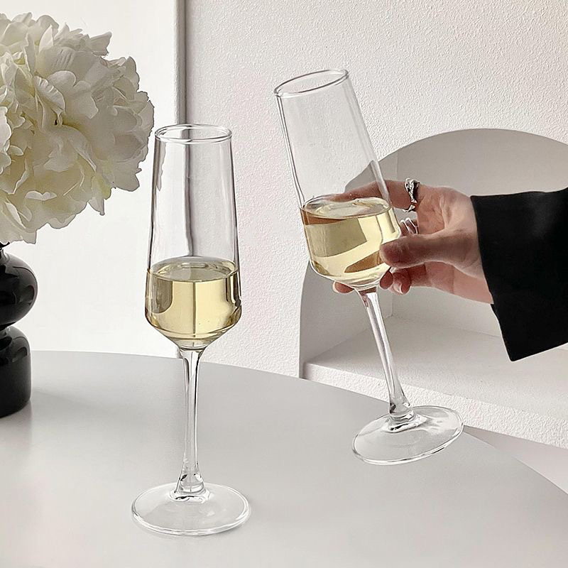 Taza de champagne negra esmerizada europea, taza de vidrio de cristal creativo de alto nivel de vino tinto, taza de vino espumante comercial