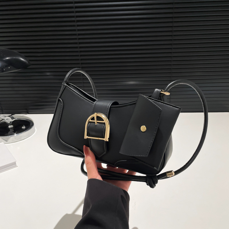 2024 invierno nuevo estilo de moda extranjero cinturón retro texturas coreanas de hombro único bolso de brazo portátil de mujer