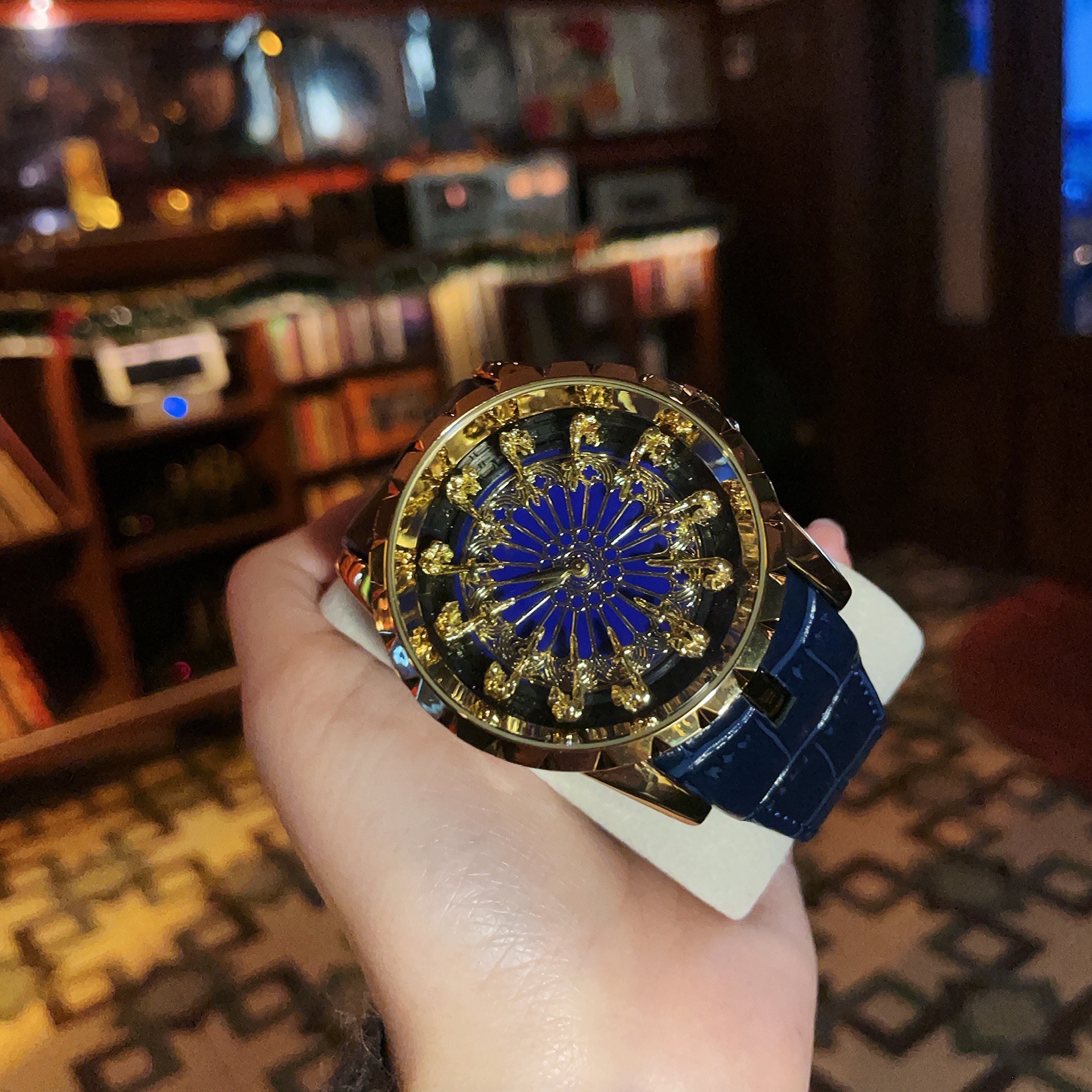 Twelve Knights Round Table Watch For Men, Retro Concept, Black Non-Mechanical, Unique 3D Knight Design, Wholesale Export_voghion.com