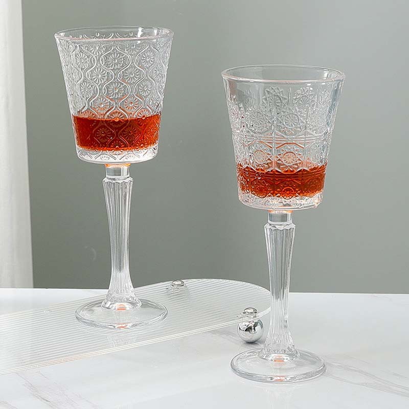 Vintage tazas de vino a rayas verticales tazas de vidrio de pie alto tazas de champán caseras europeas de alto valor de vino tazas de vino de fruta