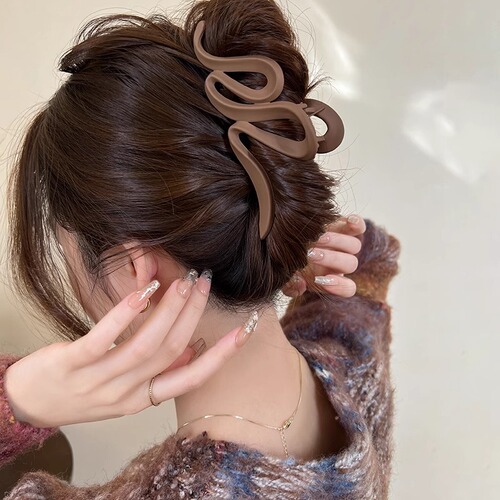 Encounter Maillard~ Polished Sand Grab Hair Clip Large Advanced Women's  New Rear Hair Shark Hair Accessory