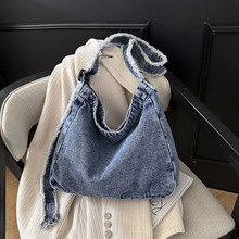 �羳С���º��sţ�в��μ��2025�¿��ļ��͹ŕr������б��Ů����