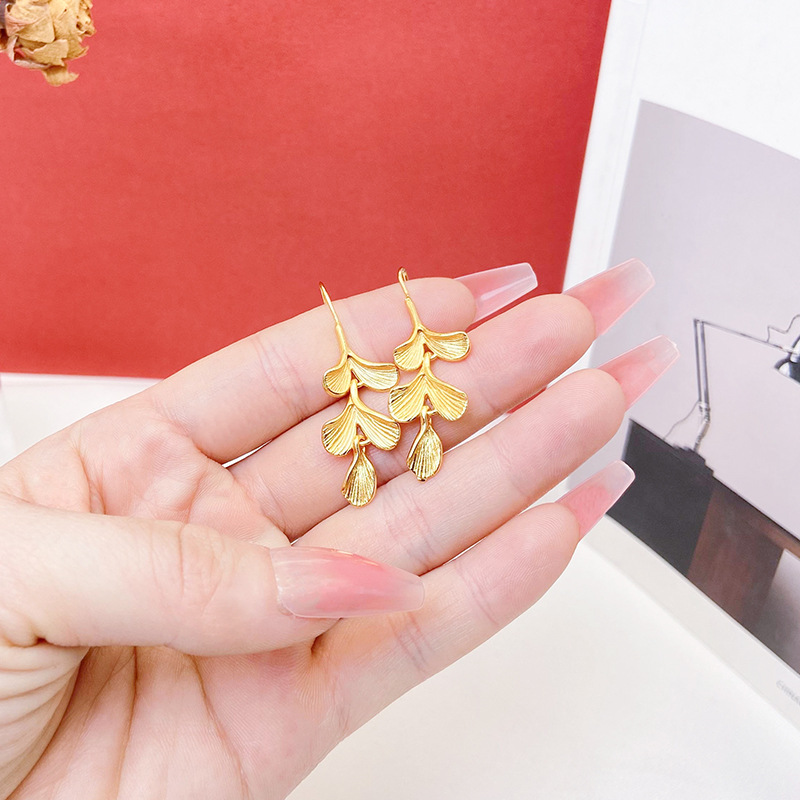Arena oro ginkgo hoja pendientes aleación de cobre popular estilo simple hoja pendientes niñas accesorios frescos poco Libro Rojo mismo estilo