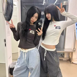 韩国小众潮牌aeae长袖女早秋a字母爱心印花修身百搭短款T恤上衣