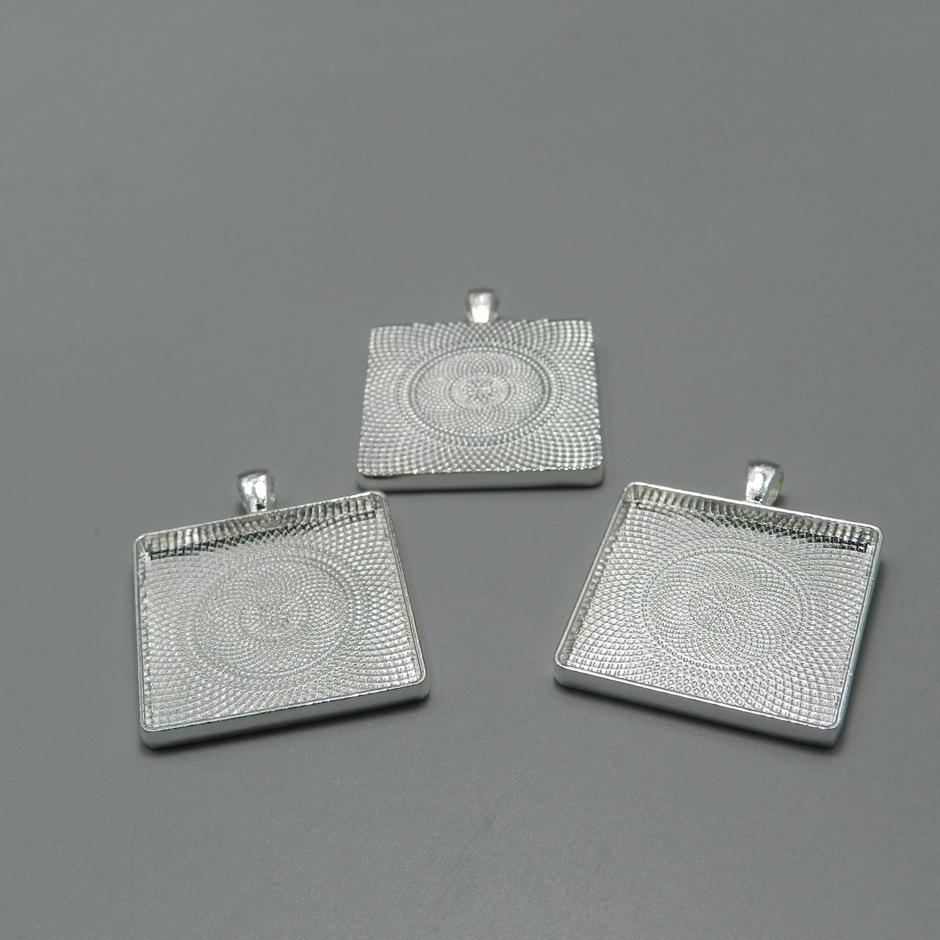 30 мм квадратный выпуклый кулон нижняя поддержка изысканный узор сплав основа DIY ювелирные аксессуары материалы ручной работы