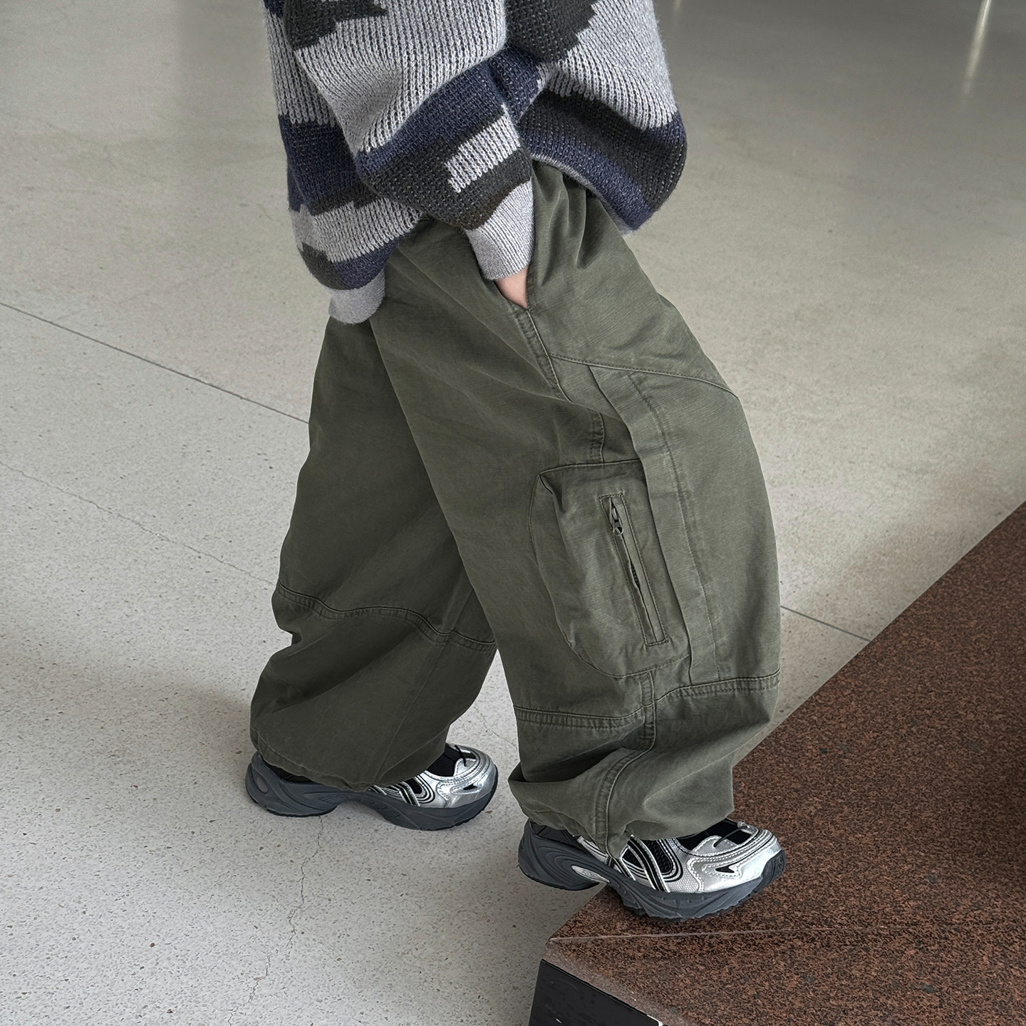 新品简约百搭纯色休闲裤2026男女童春秋季宽松日常多口袋工装长裤
