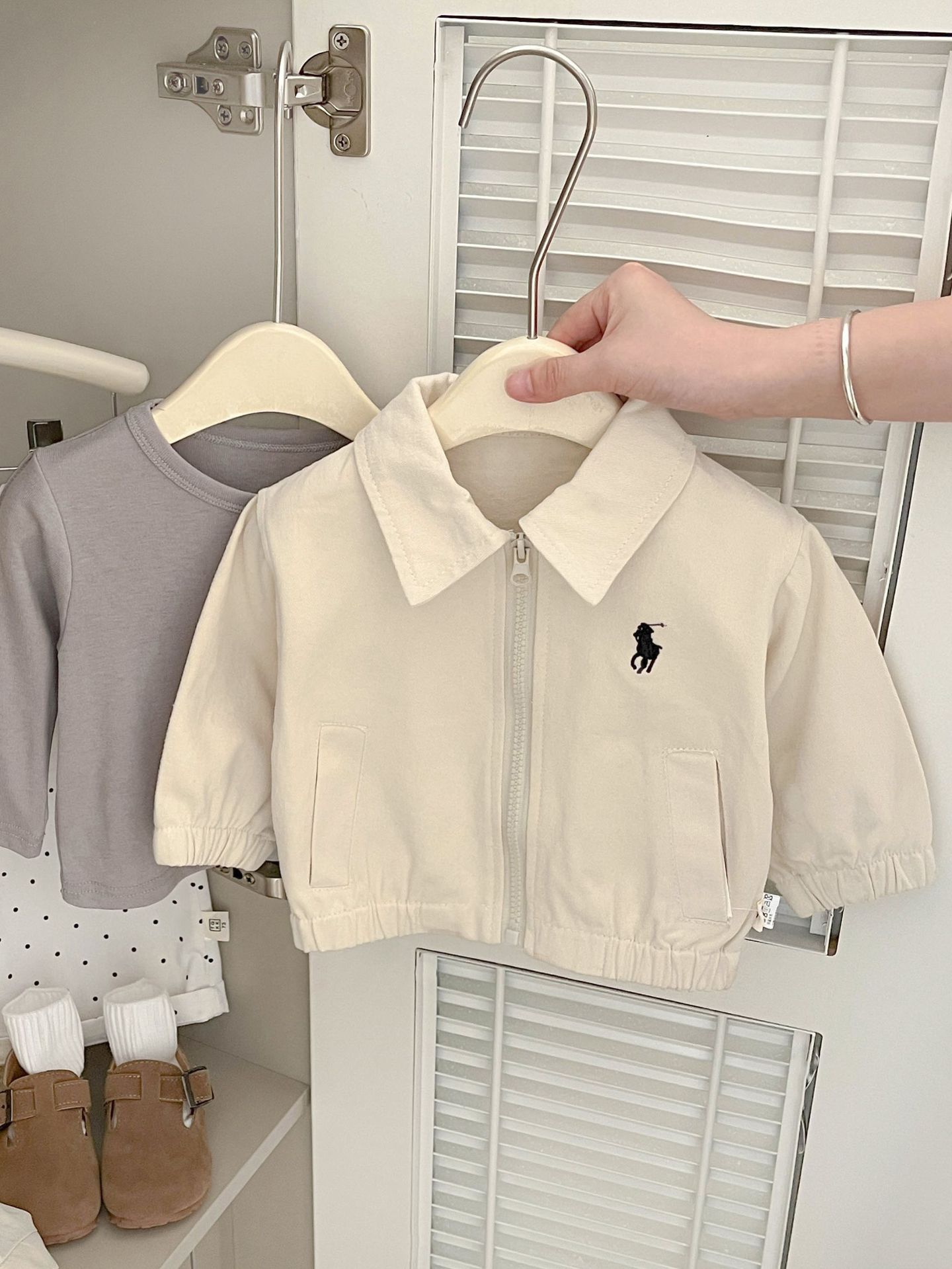 Chaqueta infantil de primavera y otoño de 2026 chaqueta de solapa para niños y niñas, camisa de cremallera de otoño para niños, blusa de moda