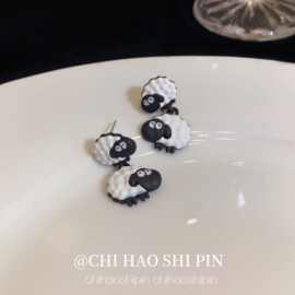 韩国东大门新款羊了个羊卡通树脂耳环小众设计网红耳饰s925耳钉女