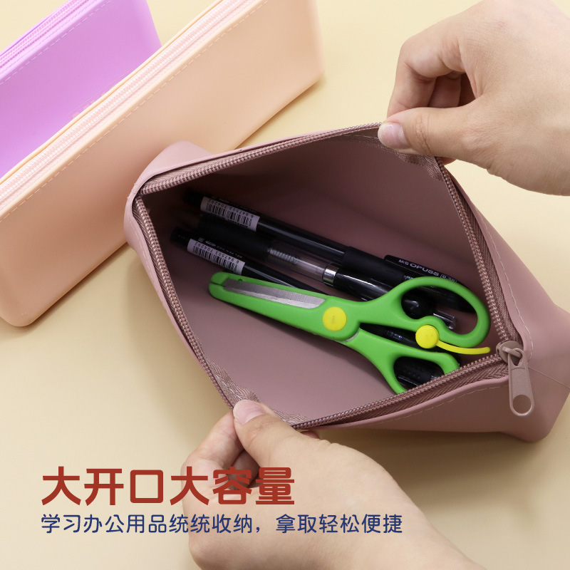 Bolsa de bolígrafo de silicona coreana simple bolsa de papelería impermeable viaje portátil maquillaje bolsa de almacenamiento puede imprimir logotipo