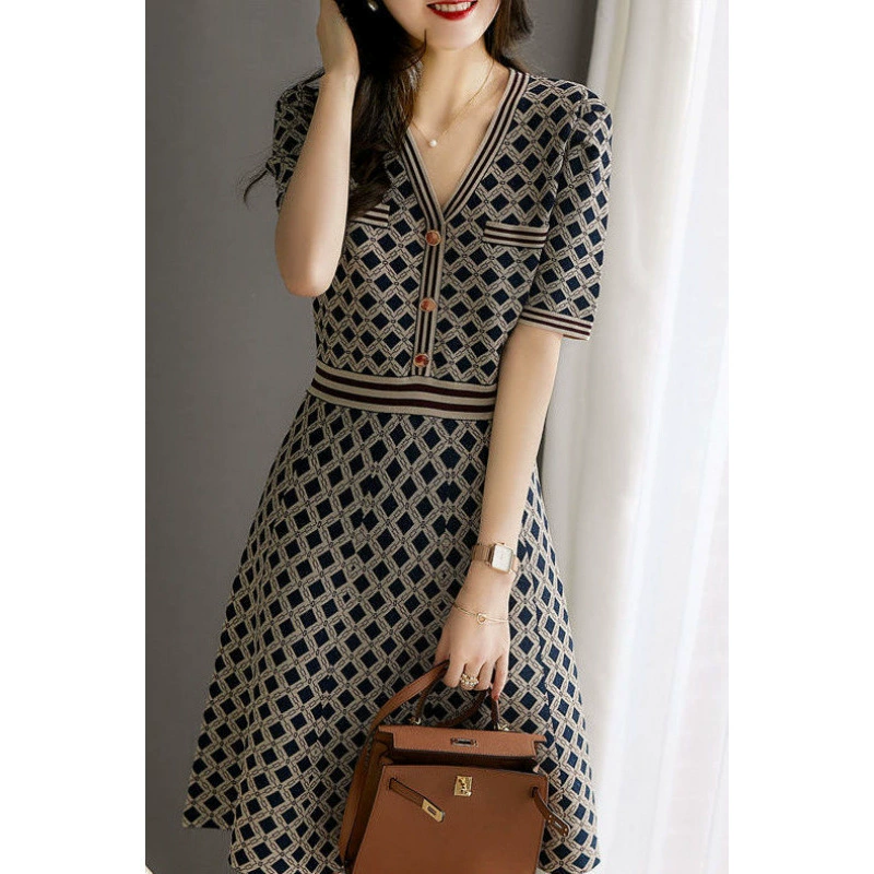 Яркое шелковое трикотажное платье контрастного цвета в западном стиле для женщин, новинка 2022 года, летняя ретро-классная элегантная юбка для похудения талии