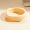 White bracelet, 32