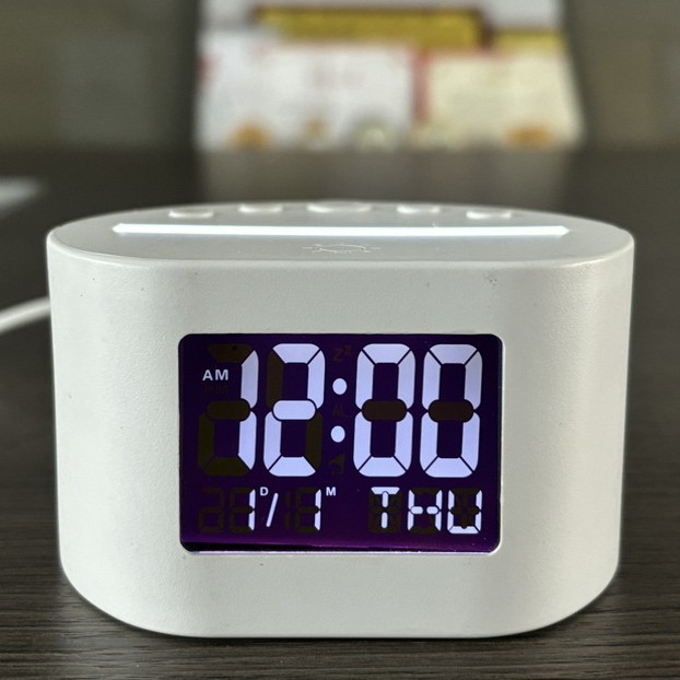 Reloj despertador electrónico VGW-703 USB Luz de noche Reloj electrónico 3D Reloj despertador de visión estéreo Reloj electrónico