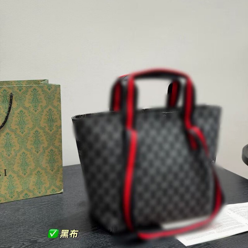 Gucci Fabric Shopping Tote Bag, Simple yet Stylish Design for Travel Gucci Fabric Shopping Tote Bag, Simple yet Stylish Design for Travel
