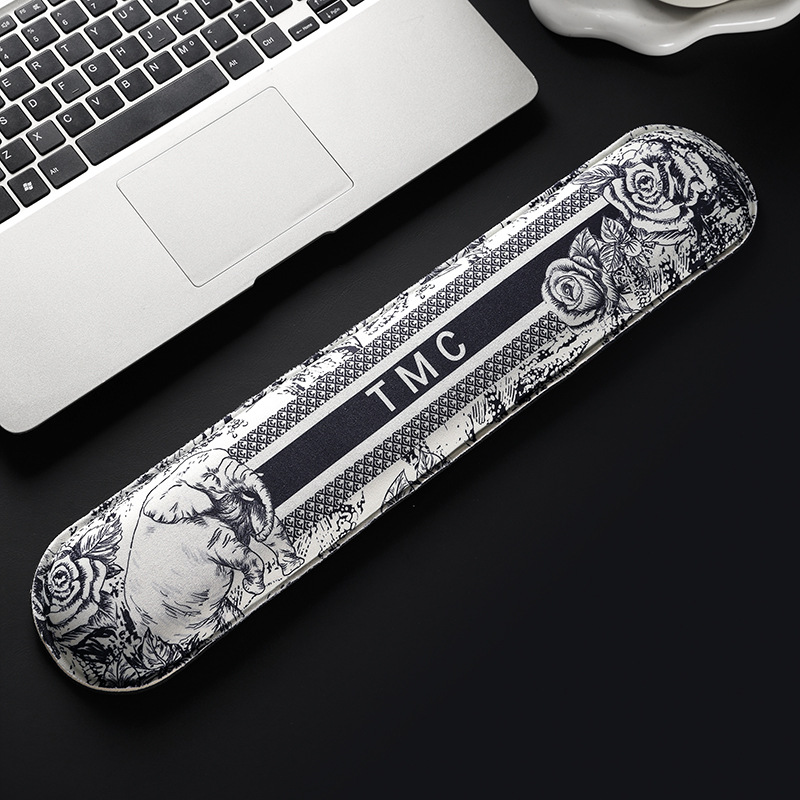 Alfombrillas de ratón transfronterizas, divertidas y variadas, reposamuñecas, alfombrillas de ratón de alta calidad con formas especiales, alfombrillas de ratón de dibujos animados para hombres y mujeres