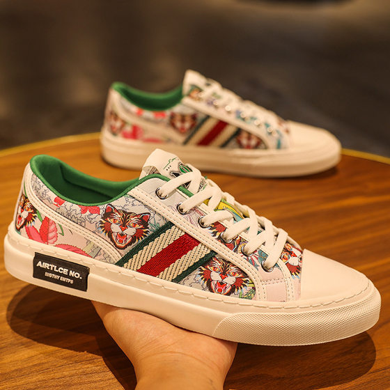 European Station Fashion Men's Shoes 2023 New Trendy All-match Light Luxury Sneakers Summer Breathable Low Soft Bottom Casual Shoes