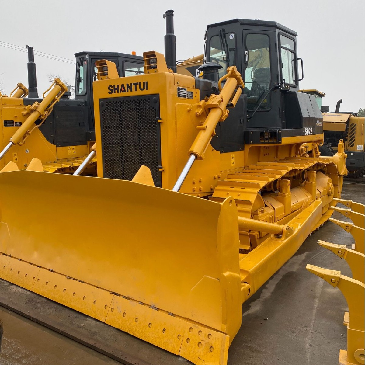 现货出售各类推土机山推SD16 SD16L SD22 SD13 SD32 CATD7G等