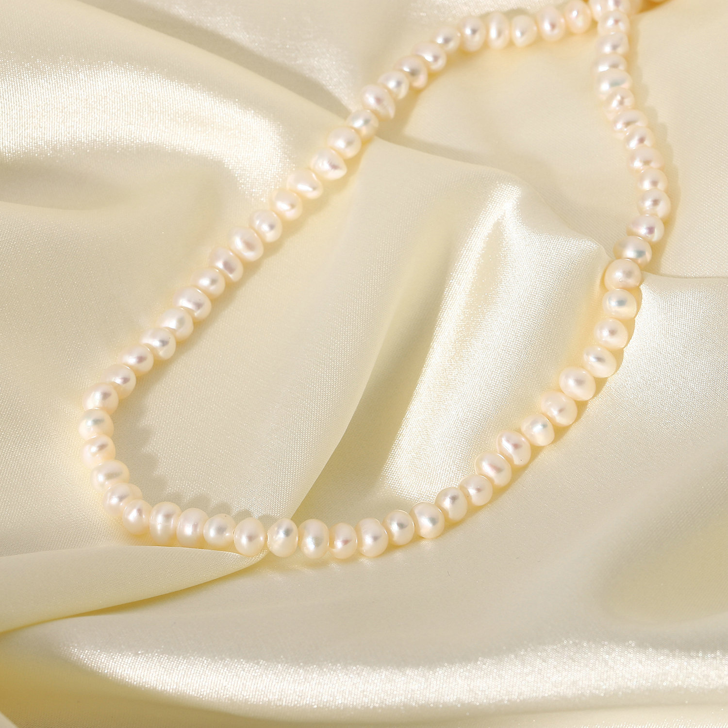 Grossiste Bijoux Baroque Perle Cuivre Plaqué Or Collier Nihaojewelry display picture 2