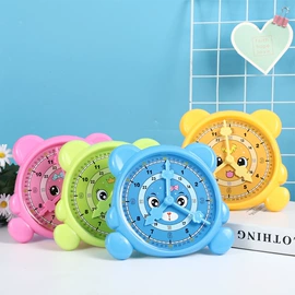 计算器;文件袋;教学时钟