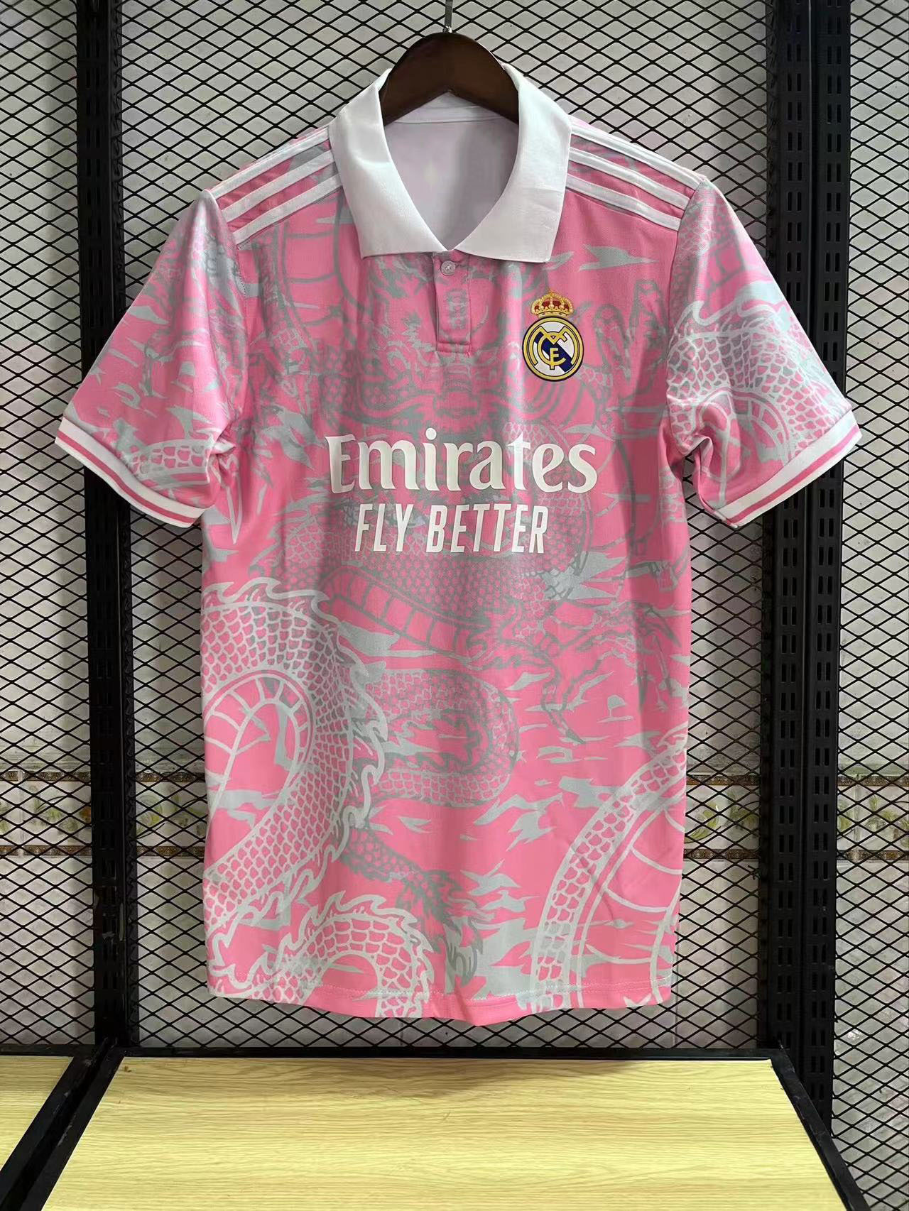 Venta al por mayor 23-24 Real Madrid Jersey N ° 5 Bellingham N ° 7 Vinius adultos niños traje de uniforme de fútbol