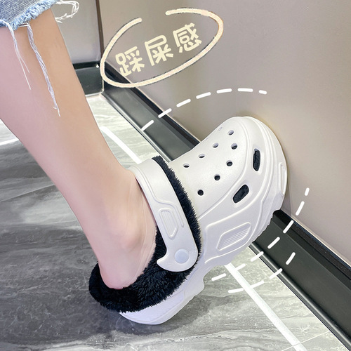 Thick-soled holey shoes for winter with removable cotton slippers, stylish outerwear for women, warm and non-slip nurse sandals