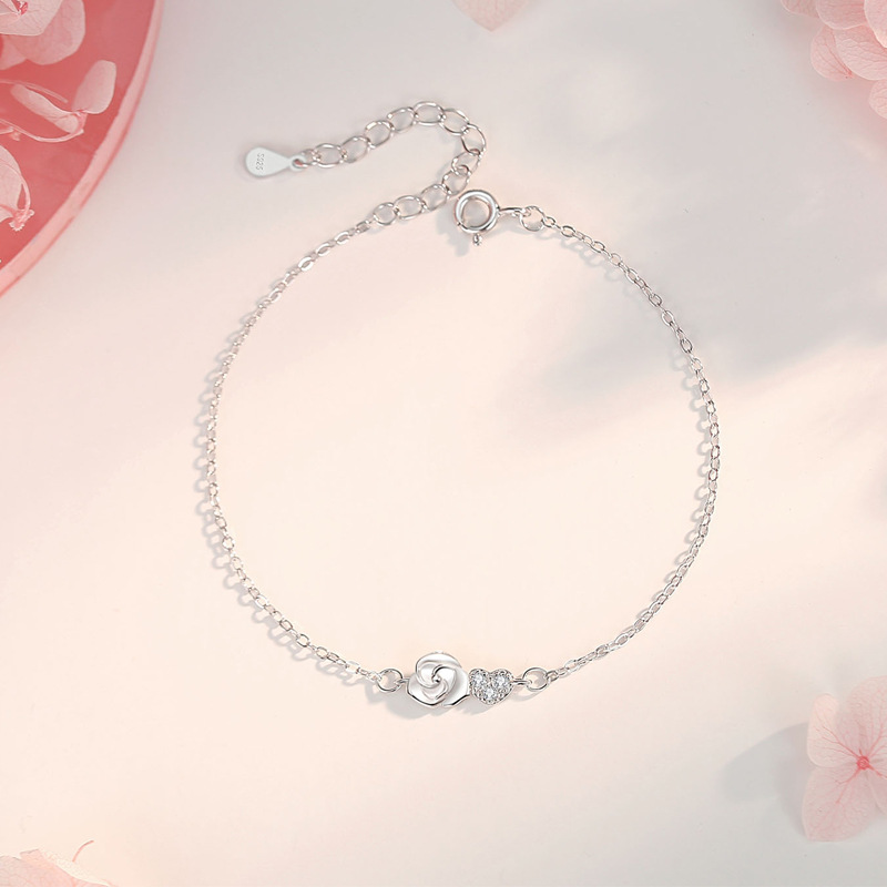 Xiaohongshu 925 pulsera de flor de rosa de plata esterlina amor femenino bosque todo fósforo arte micro incrustaciones estilo joyería de mano al por mayor