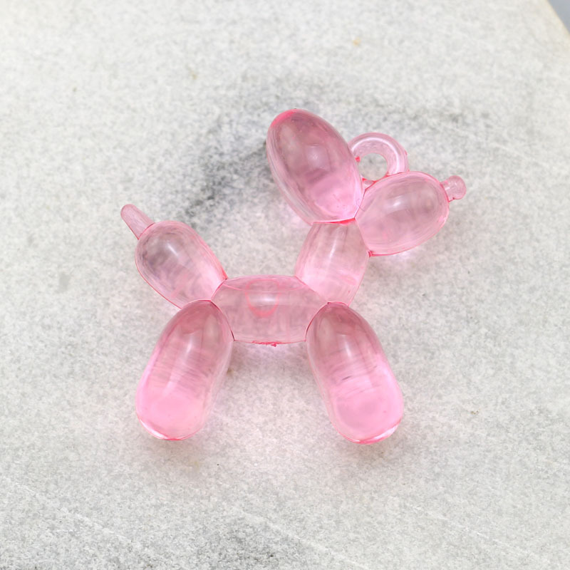 투명한 로즈 레드