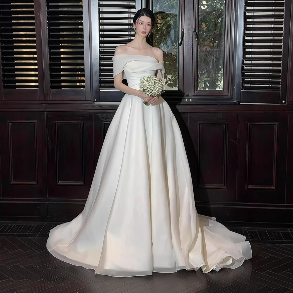 French-Style Light Wedding Dress 2026 New Model for Brides, High-End Off-The-Shoulder Forest-Style Wedding Gown with a Small Train, Reception Dress