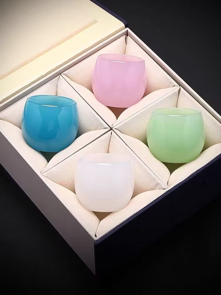 선물 상자가 포함된 글레이즈드 4색 컵 세트