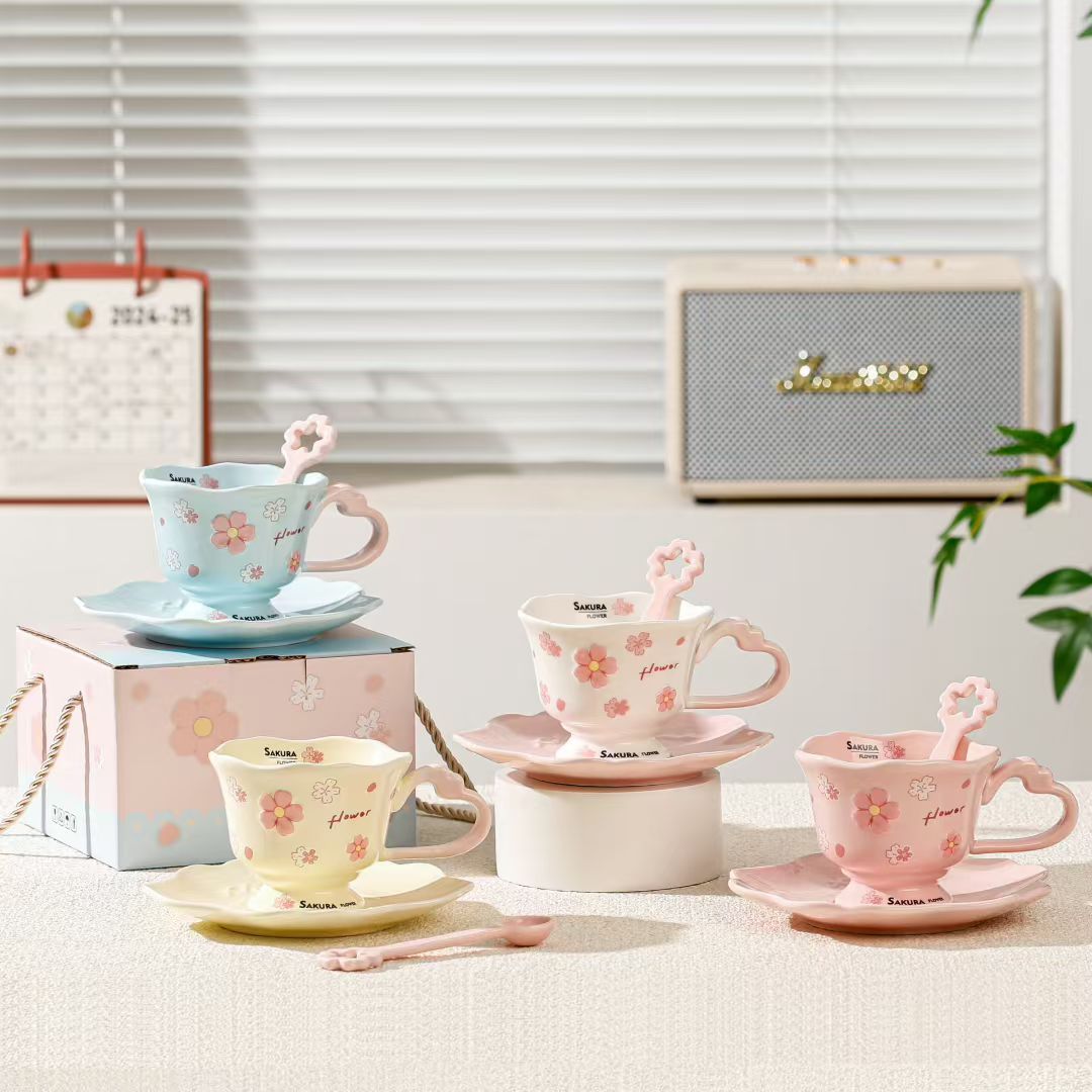 Personalidad creativa rosa taza de cerezo combinación de taza de cerámica de té de la tarde regalo de mano taza de café de niñas transfronterizas