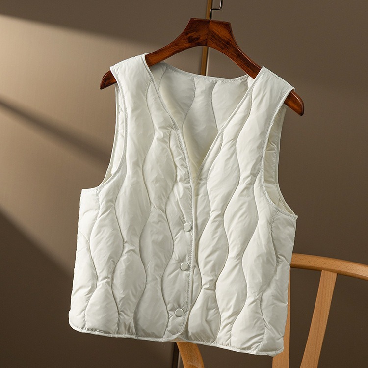 Vest with diamond pattern