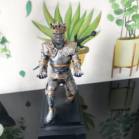 Star Wars Black Warrior Ares Helmet Adornos Modelo Soporte para teléfono móvil Venom Spider Soporte para teléfono móvil Shuren Soporte para teléfono móvil