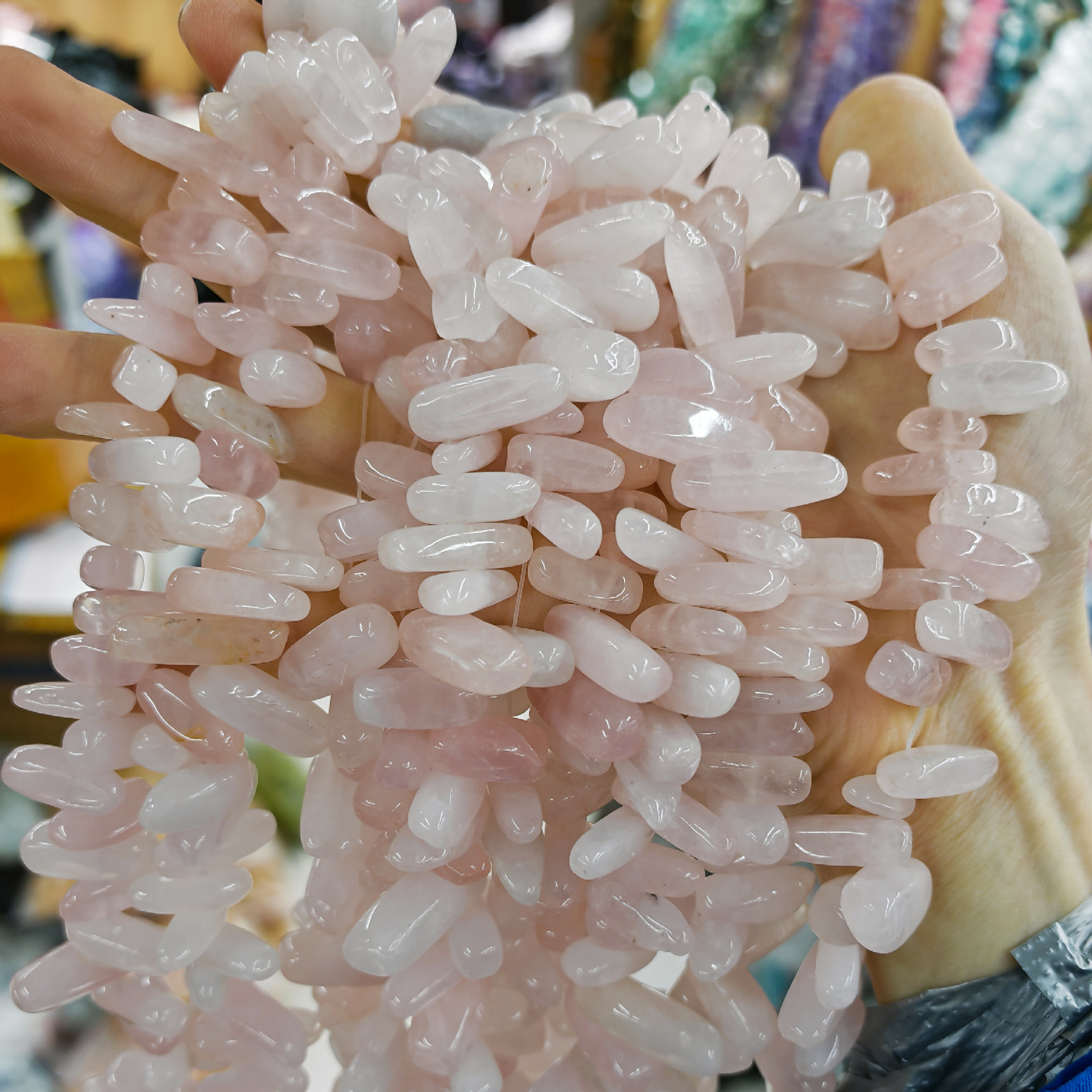 Piedra natural cristal natural piedra triturada sin forma tres o siete cabezas cuentas sueltas productos semiacabados joyas de bricolaje accesorios de cuentas al por mayor