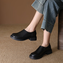 �^��ţƤ����ЬŮ2026�����¿�͹�͸��ָ��A�^һ�_��СƤЬ��Ь