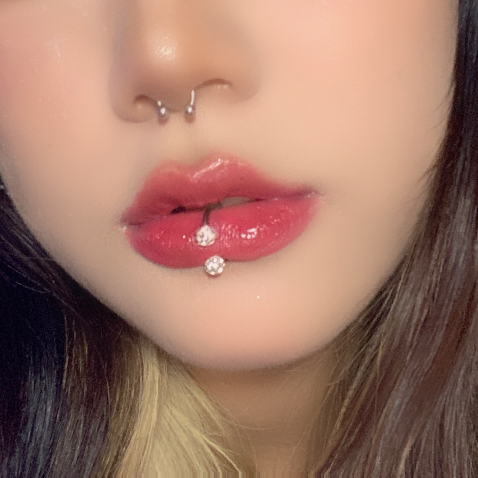 16G labret stud size and finish detail