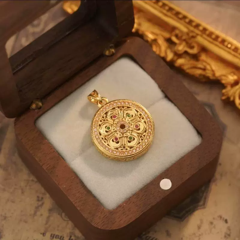 18k金莲花罗盘吊坠au750彩金六字真言莫桑石项链轻奢送礼水贝批发