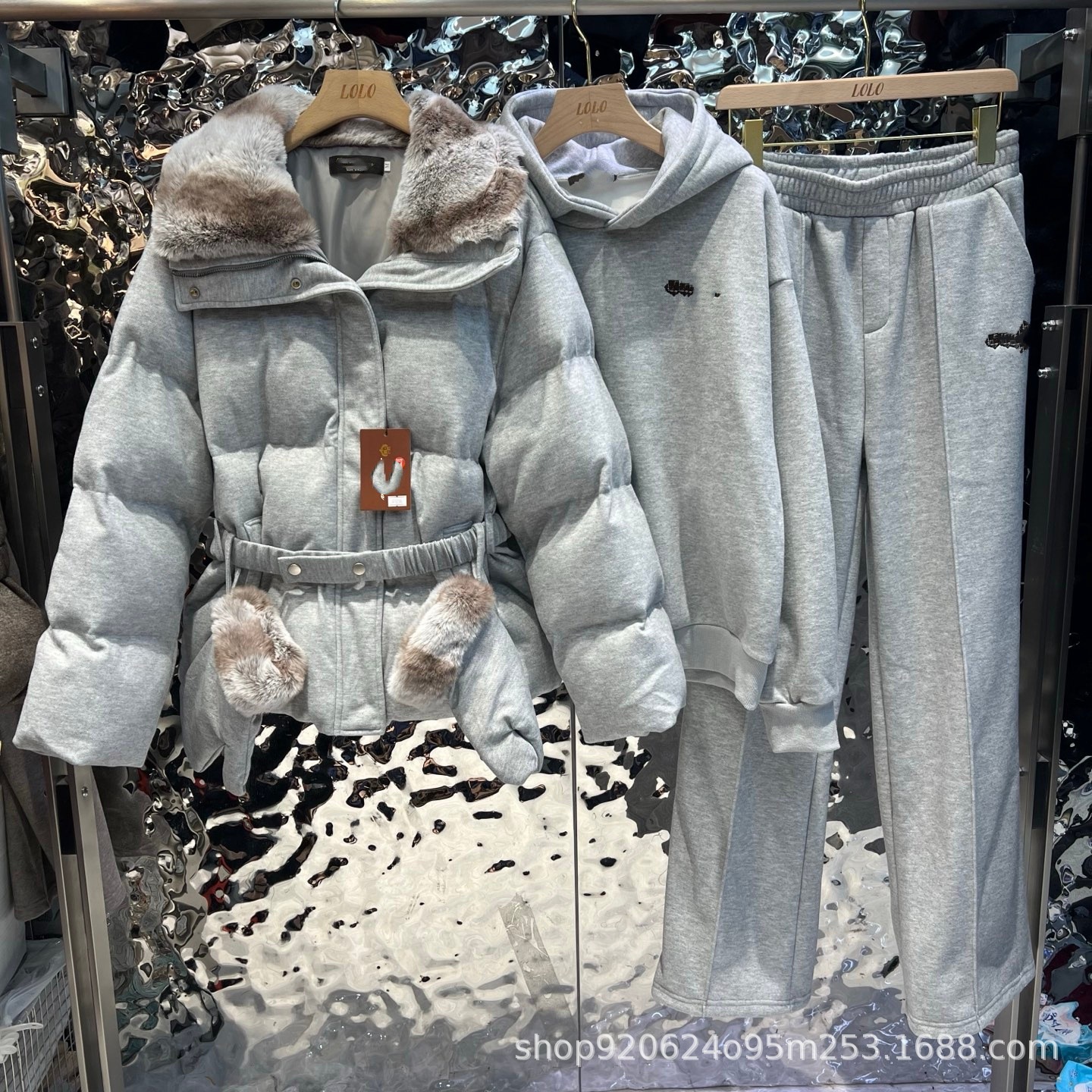 26 Fall/Winter New Style: Fashionable sweatshirt jacket with fur collar and waist belt, elastic waist casual pants, three-piece set