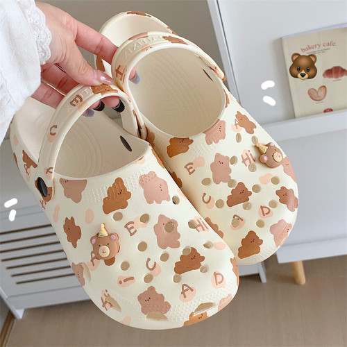 New internet celebrity girl heart cartoon bear comfortable outer wear sandals for women summer soft sole casual toe clogs