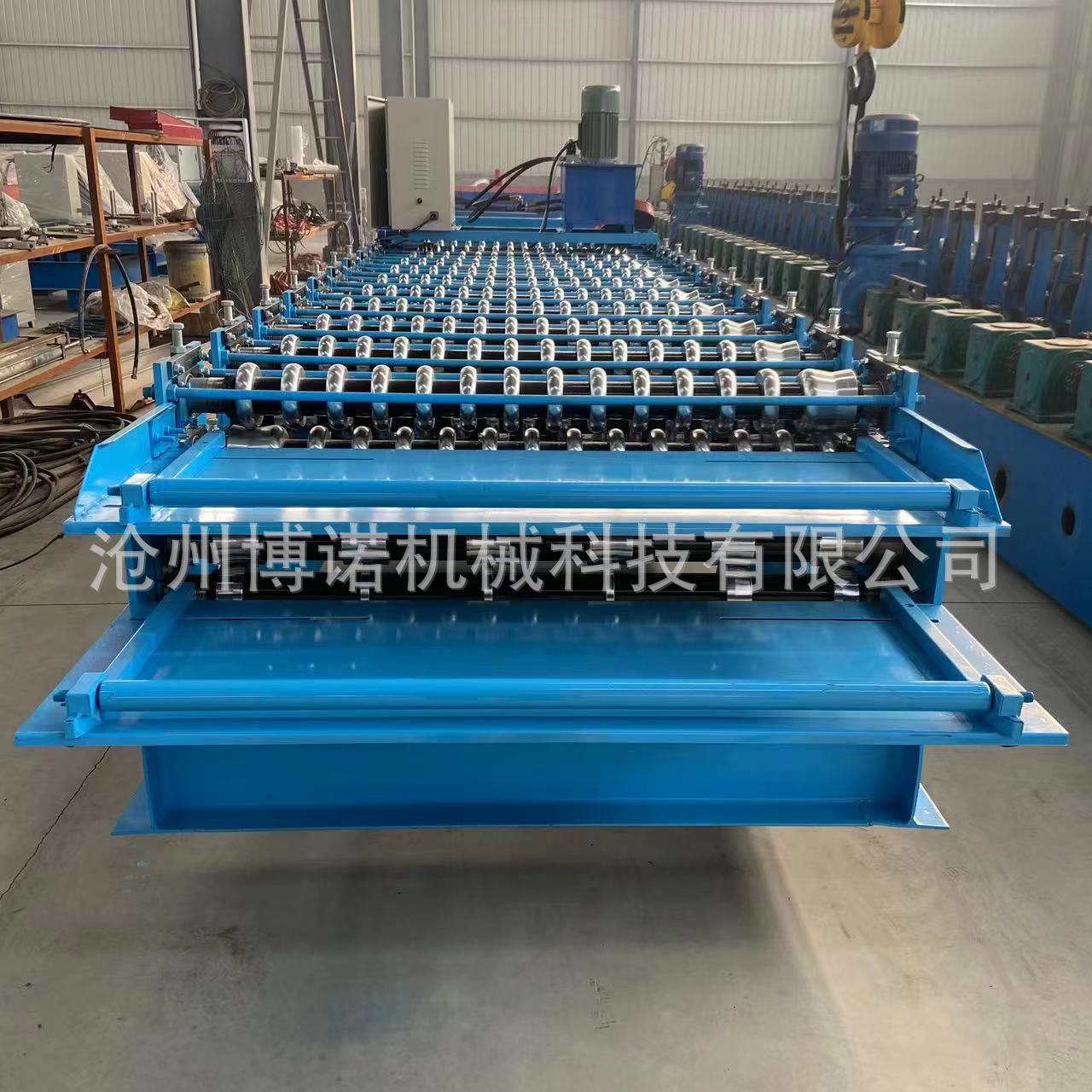 Color automático de acero galvanizado placa azulejo máquina de prensado de doble capa ondulación del agua azulejo de techo máquina de prensado de exportación equipo de doblado en frío