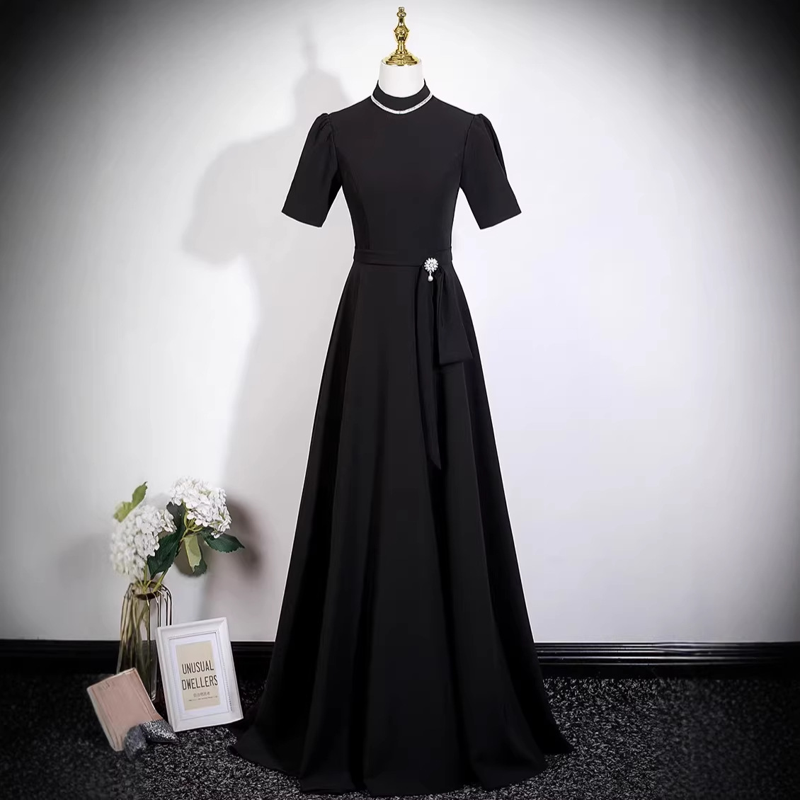 Women's Sophisticated Black Fitted Evening Gown Hepburn Style Elegant Dress for French Fashion Show Or Event_ecoleips.com