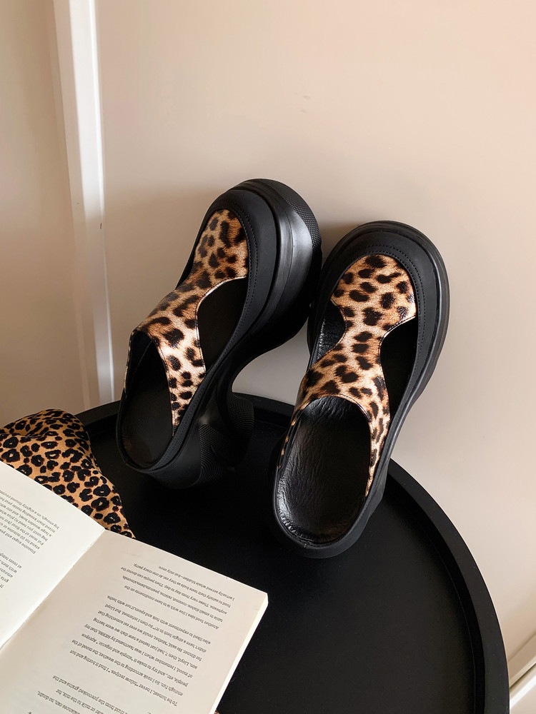 Dép sandal nữ da thật họa tiết da báo đế xuồng cao gót 9 cm — Trang chủ, màu đen, bạc chi tiết 29
